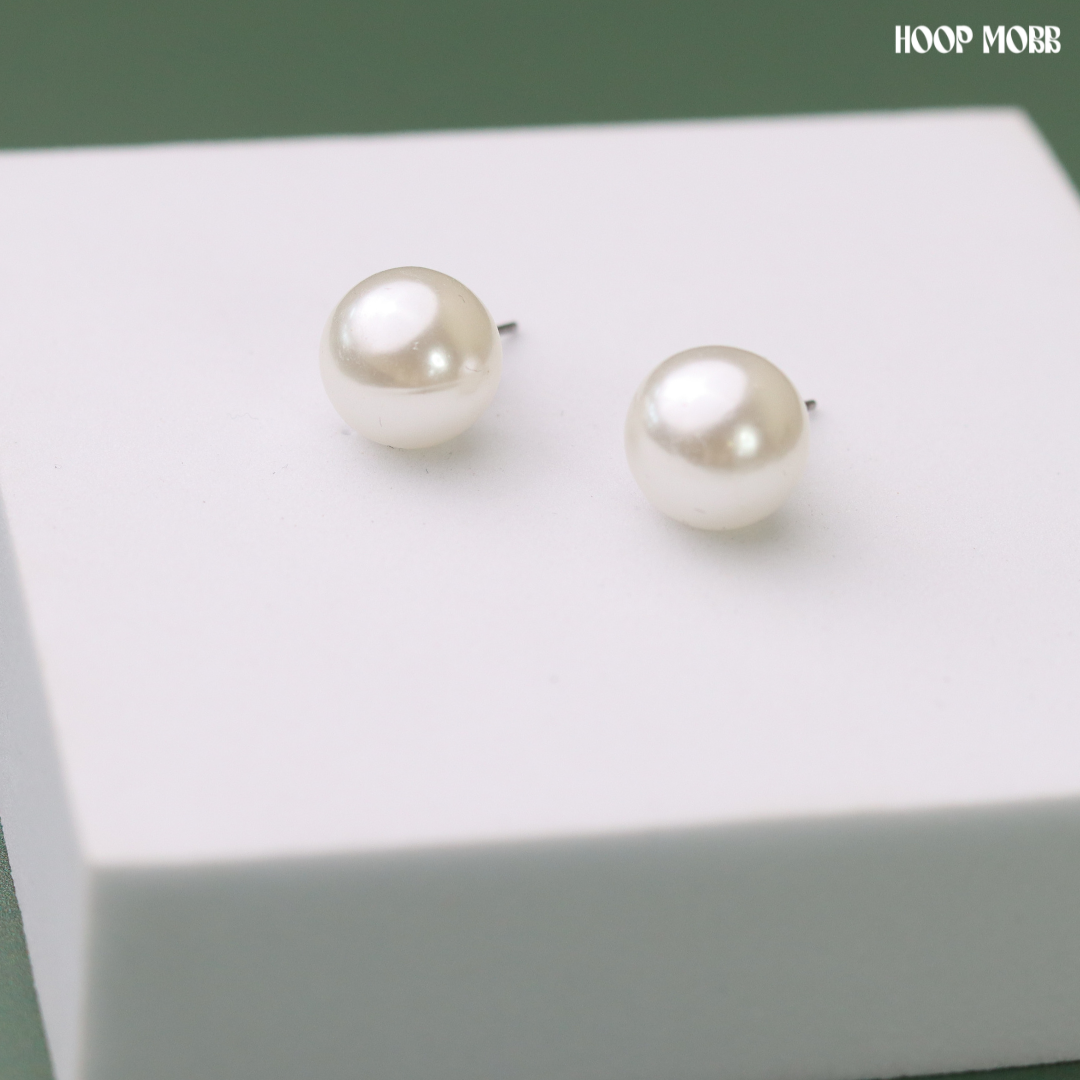 PEARL CLASSIC STUDS