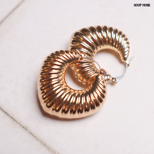Queen Hoops - Gold
