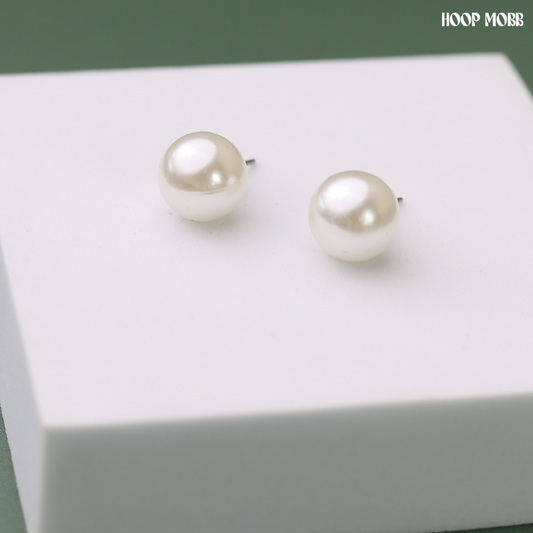 PEARL CLASSIC STUDS