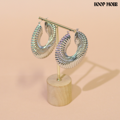 RIBBED SHELL HOOPS - SILVER