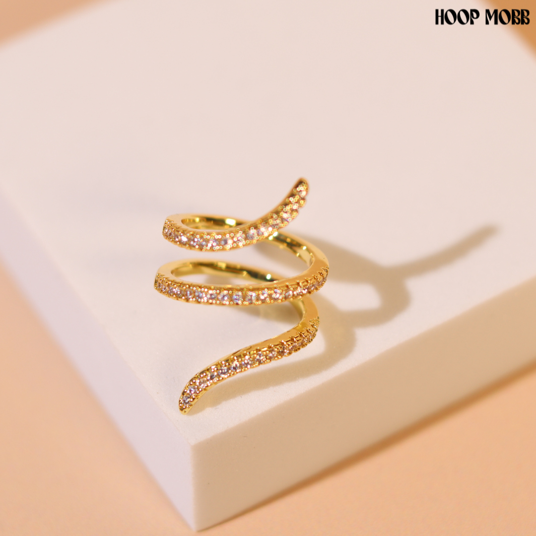 DIAMONDS DANCING RING - GOLD