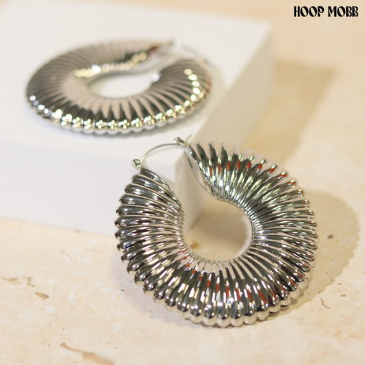 RIBBED SHELL HOOPS - SILVER